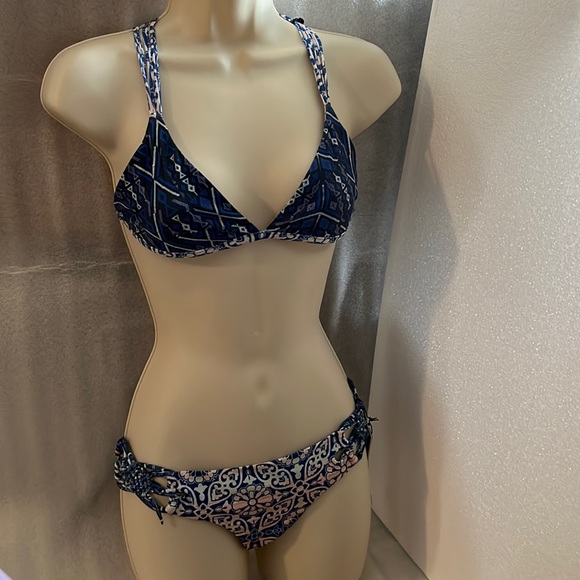 $25 - Gypsy 05 Sand Reversible triangle top - mix & match - side crochet - Picture 4 of 8